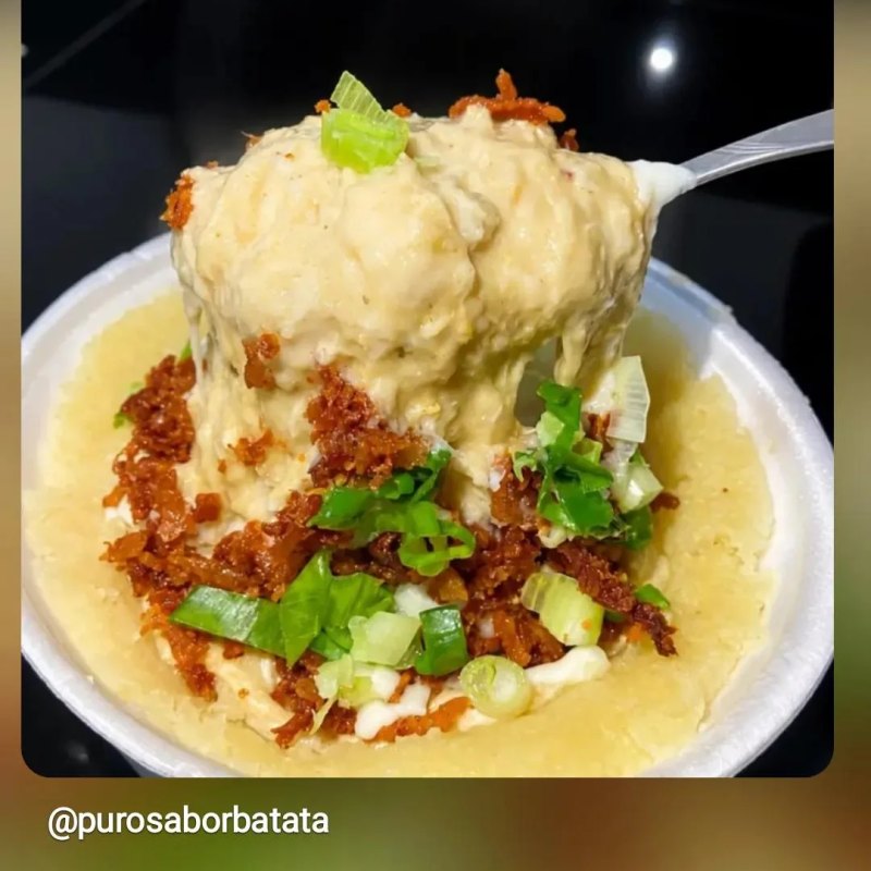 BATATA RECHEADA DE FRANGO CREMOSO